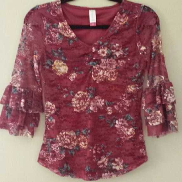 NoBo Tops - NoBo ladies floral print top